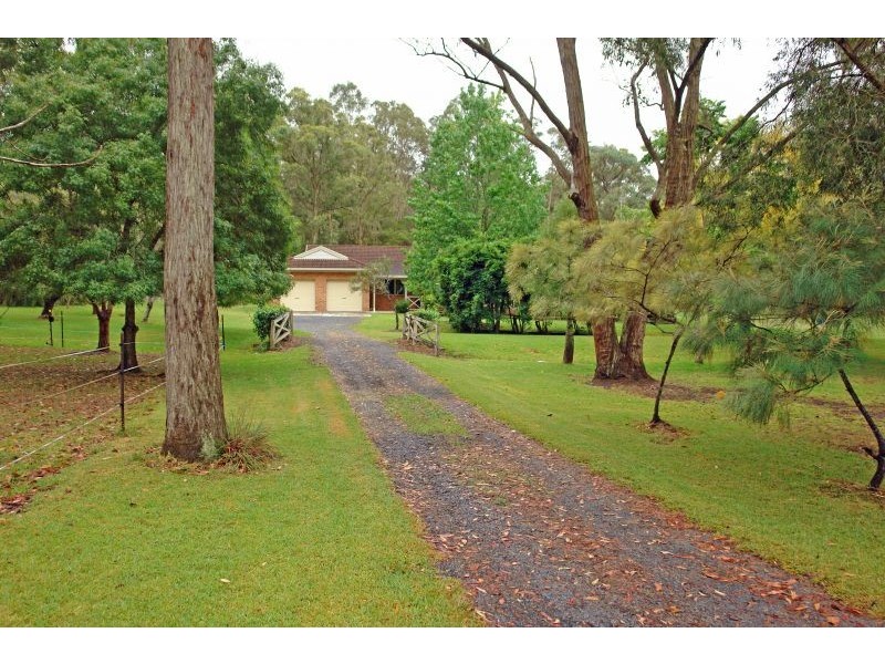 4 Song Bird Lane, Jilliby NSW 2259