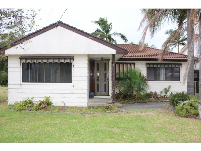 9 Astley Street, Gorokan NSW 2263