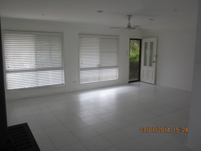 1 Maheno Avenue, Blue Haven NSW 2262