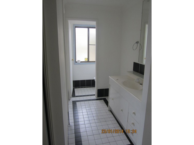 1 Maheno Avenue, Blue Haven NSW 2262