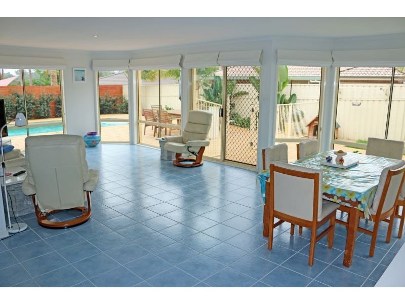 9 Stamford Close, Kanwal NSW 2259