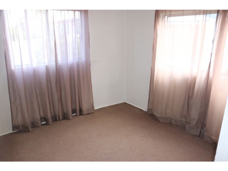 2 Vena Avenue, Gorokan NSW 2263