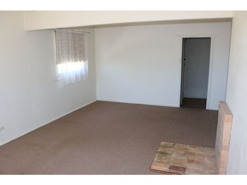 2 Vena Avenue, Gorokan NSW 2263