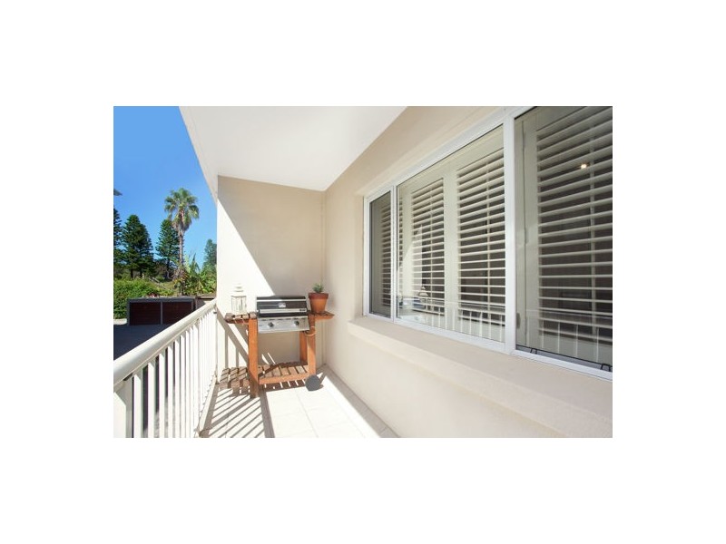 2/37 Seabeach Avenue, Mona Vale NSW 2103