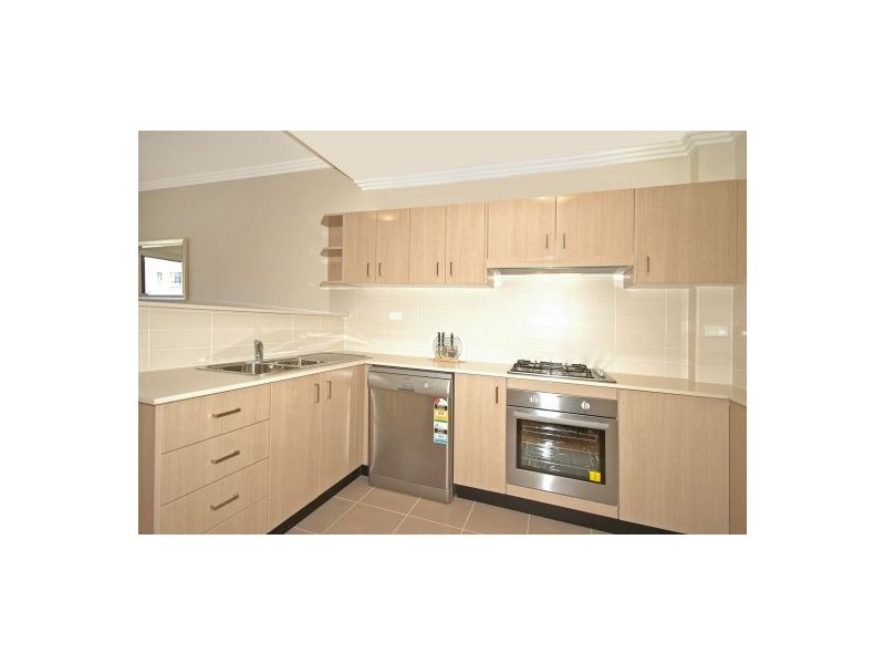 13/2-10 Hawkesbury Avenue, Dee Why NSW 2099