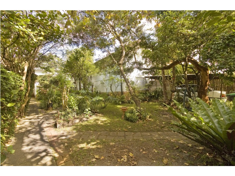 20 Stirgess Avenue, Curl Curl NSW 2096