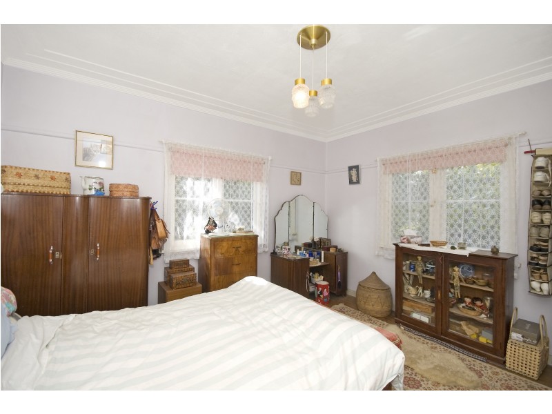 20 Stirgess Avenue, Curl Curl NSW 2096