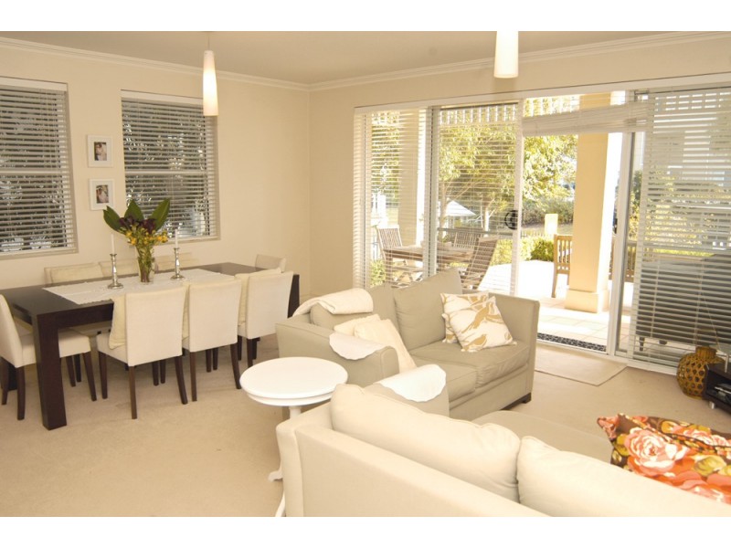 13/32 Admiralty Drive, Breakfast Point NSW 2137