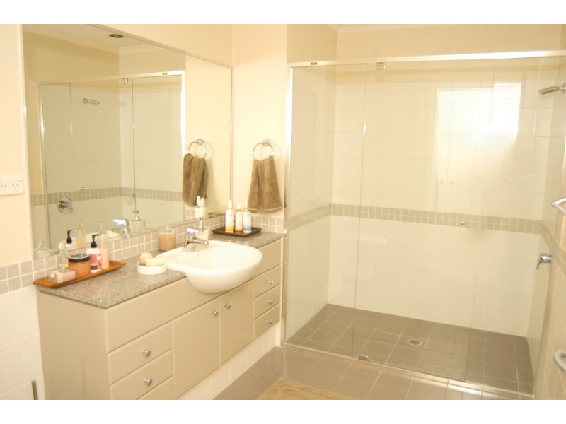 13/32 Admiralty Drive, Breakfast Point NSW 2137