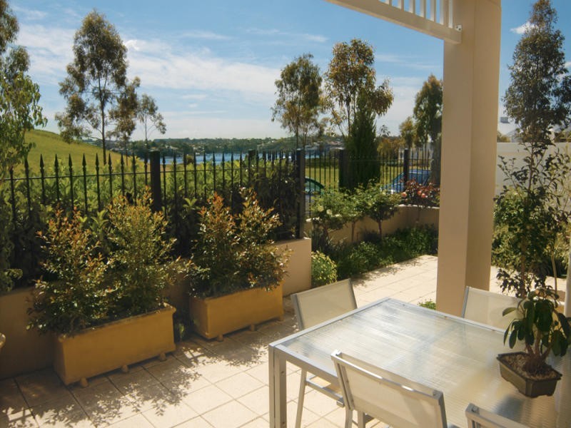 12/16 Admiralty Drive, Breakfast Point NSW 2137