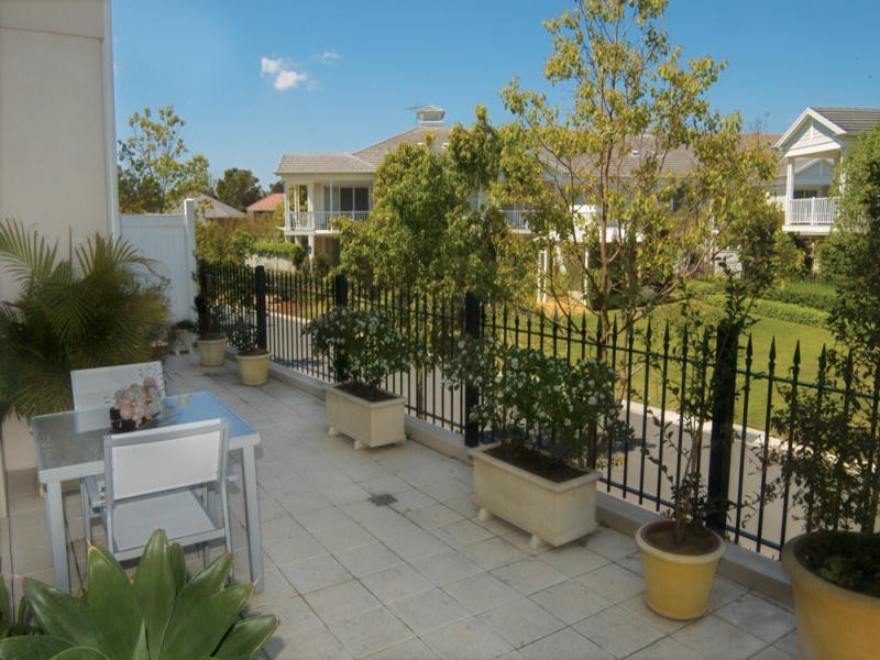 12/16 Admiralty Drive, Breakfast Point NSW 2137