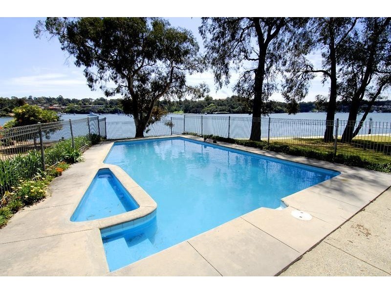 2/13 Bortfield drive, Chiswick NSW 2046