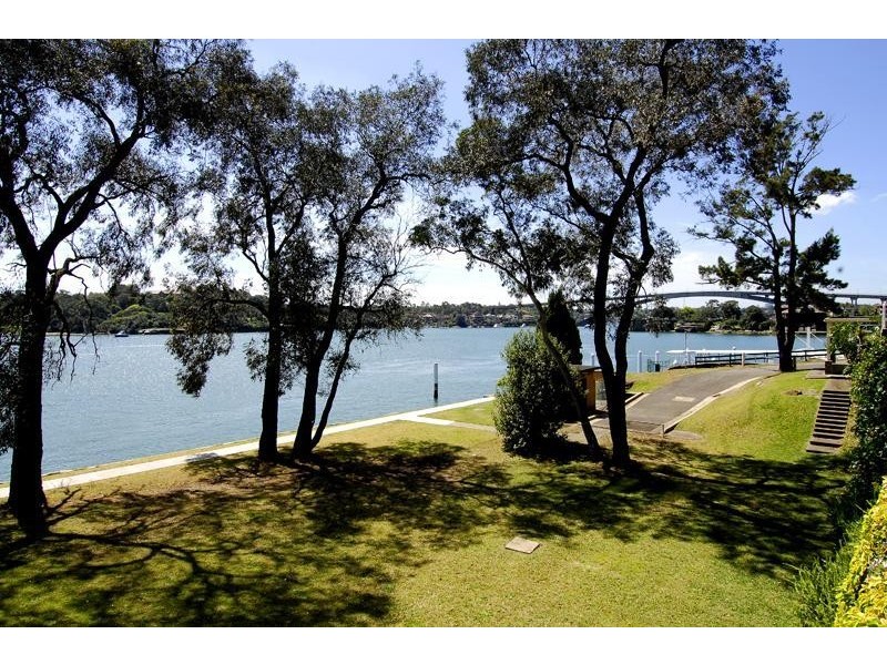 2/13 Bortfield drive, Chiswick NSW 2046