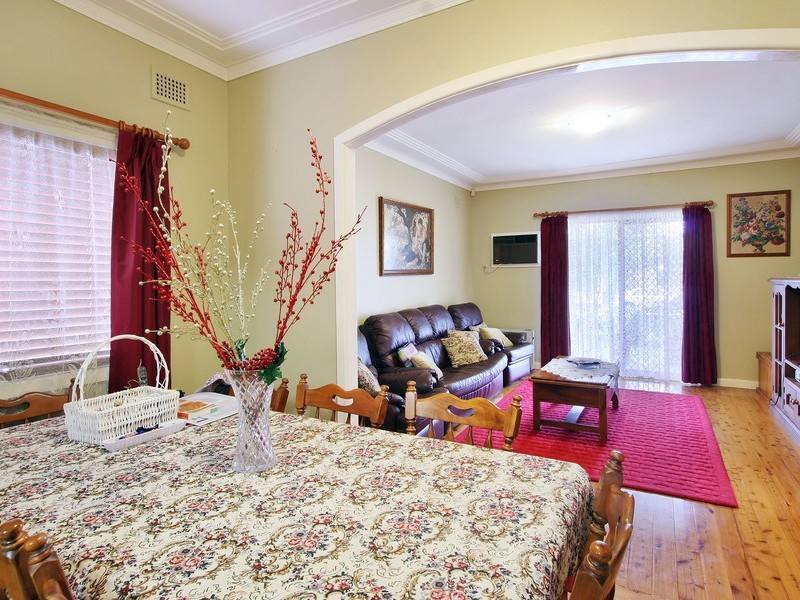 24 Georges Cres, Georges Hall NSW 2198