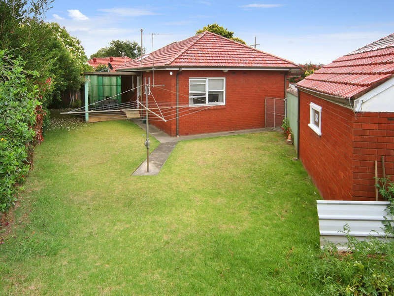 6 Highfield Cres, Strathfield NSW 2135
