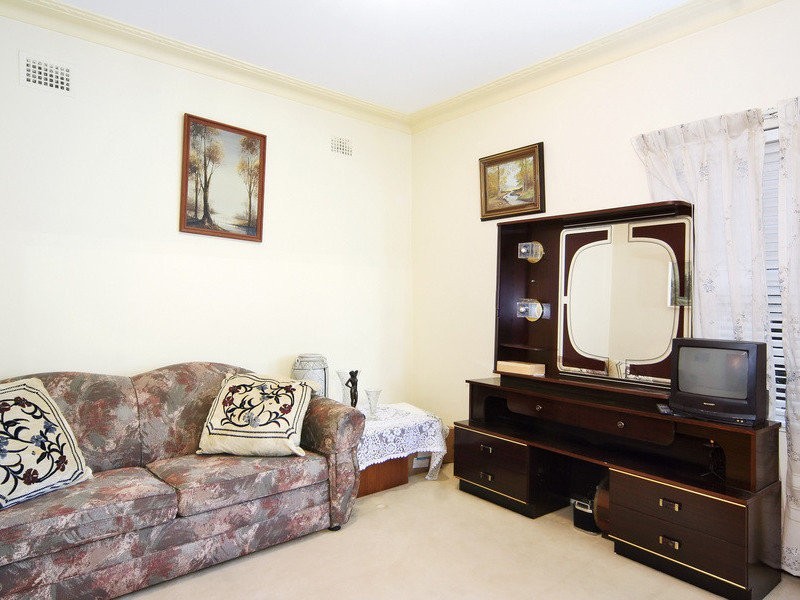 6 Highfield Cres, Strathfield NSW 2135