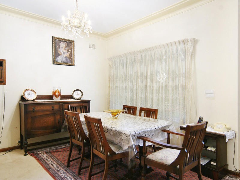 6 Highfield Cres, Strathfield NSW 2135