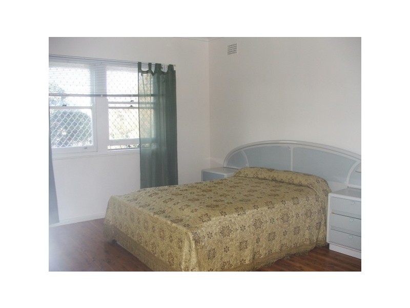 4 Dorking Rd, Cabarita NSW 2137