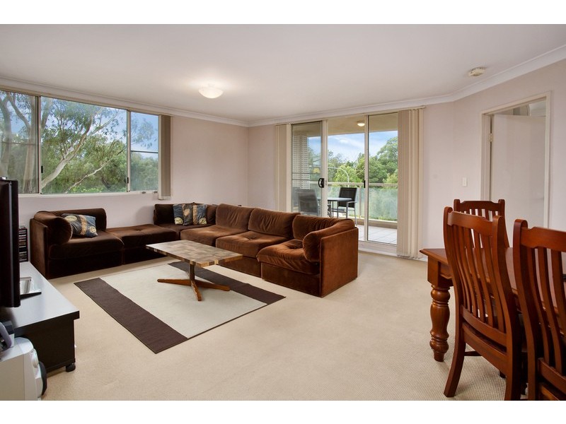 301/10 Wentworth Drive, Liberty Grove NSW 2138