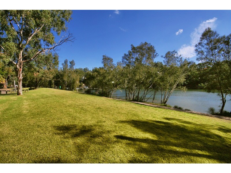 52a Carinya Avenue, Picnic Point NSW 2213