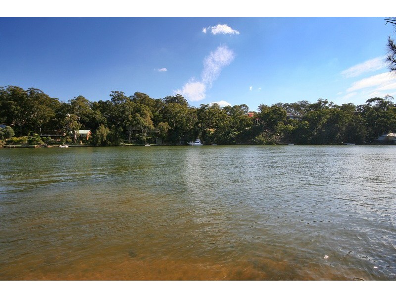 52a Carinya Avenue, Picnic Point NSW 2213