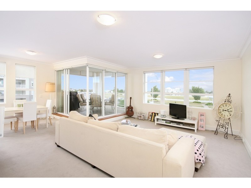 27/2 Juniper Drive, Breakfast Point NSW 2137