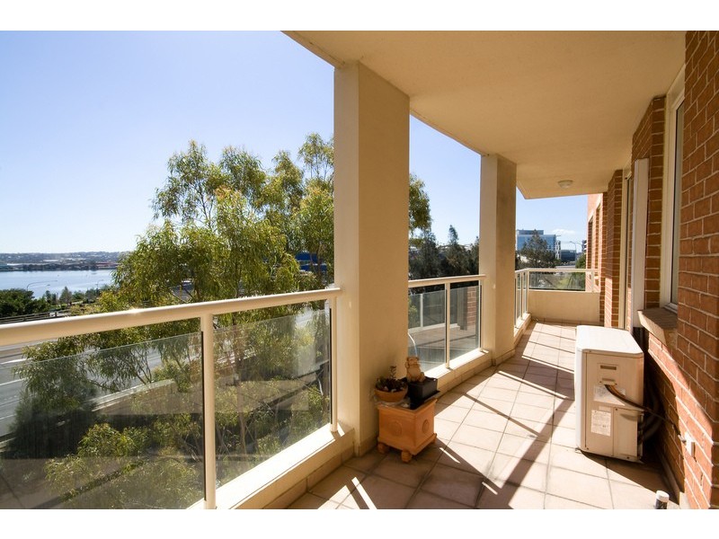 406/10  Wentworth Drive, Liberty Grove NSW 2138