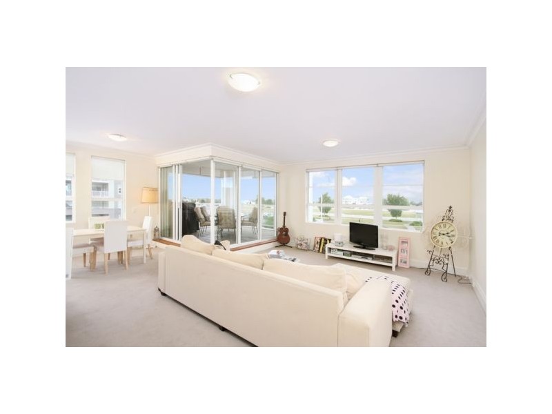 27/2 Juniper Drive, Breakfast Point NSW 2137