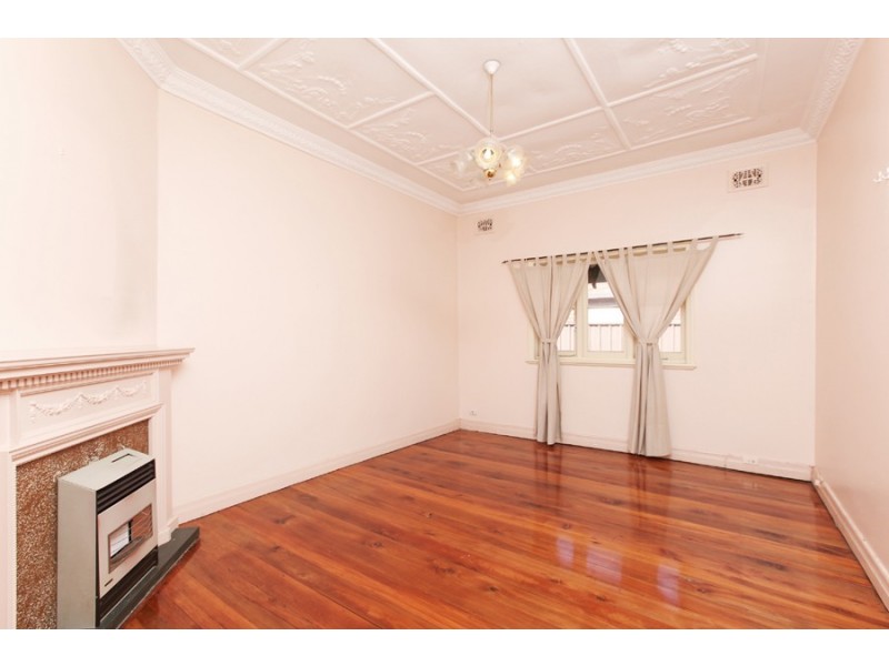 12 Mooculta St, Russell Lea NSW 2046