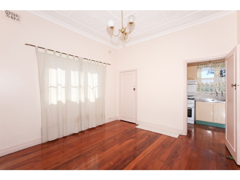 12 Mooculta St, Russell Lea NSW 2046