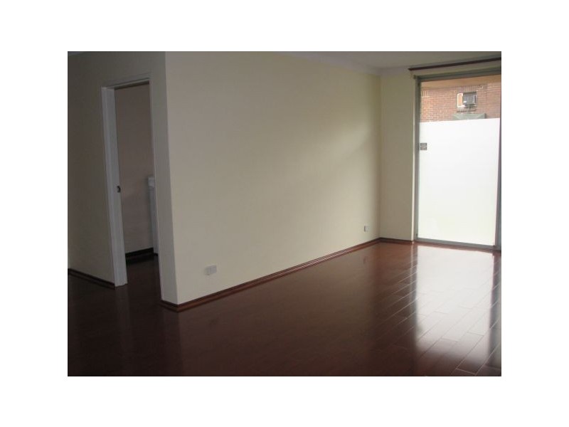 2/2 Corby Ave, Canada Bay NSW 2046