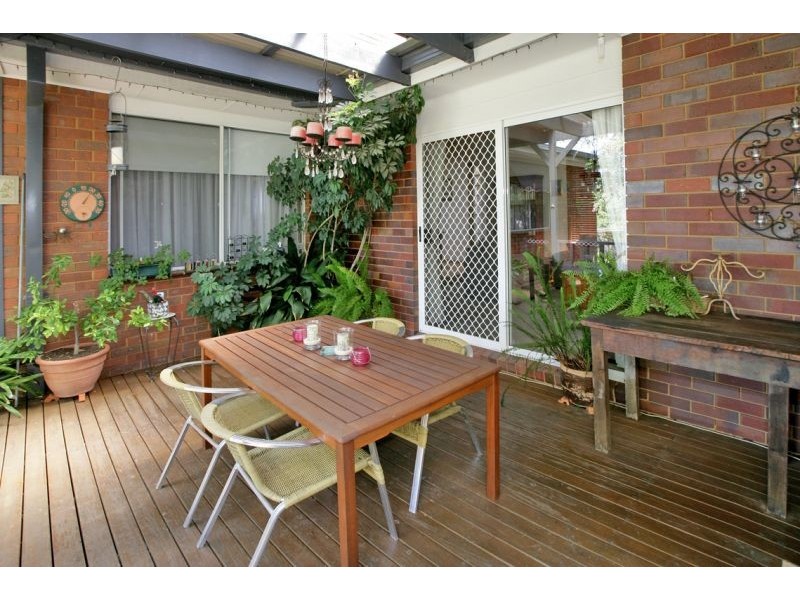 9 Merinda Crescent, Kooringal NSW 2650