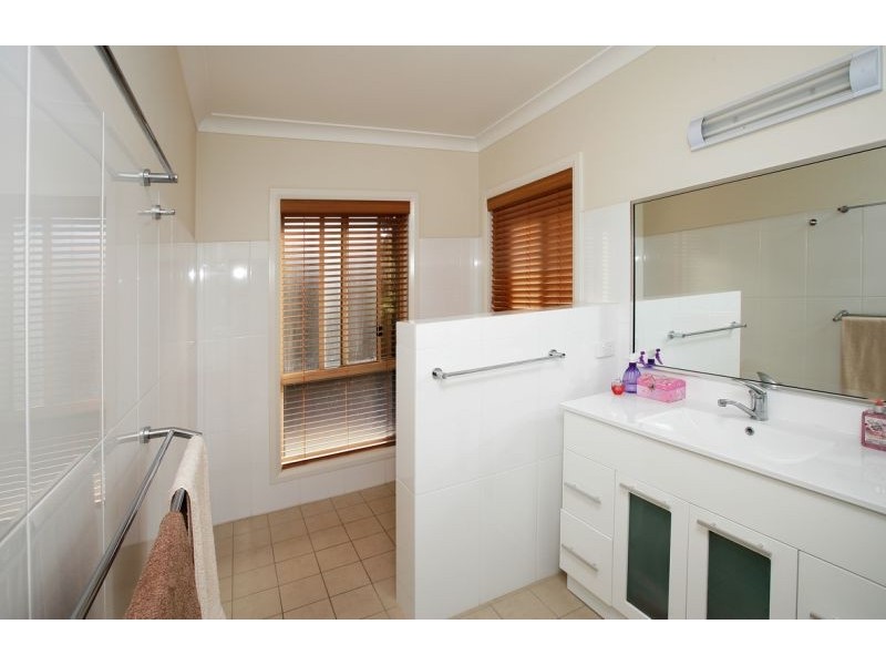 9 Darling Place, Tatton NSW 2650