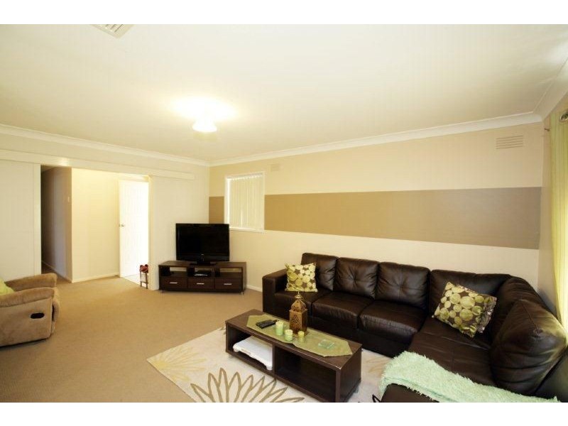 8 Cooinbil Cres, Wagga Wagga NSW 2650