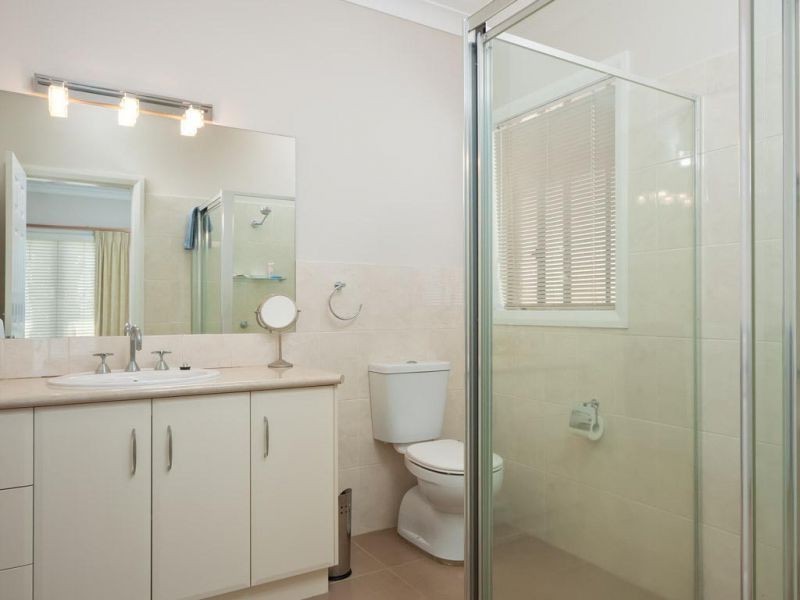 11 Osterley Street, Bourkelands NSW 2650