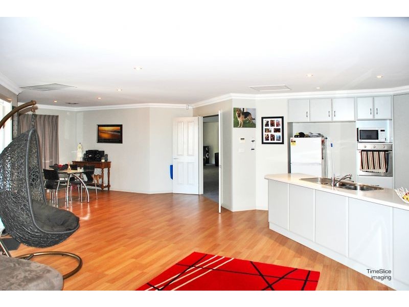 12 Atherton Crescent, Tatton, Wagga Wagga NSW 2650