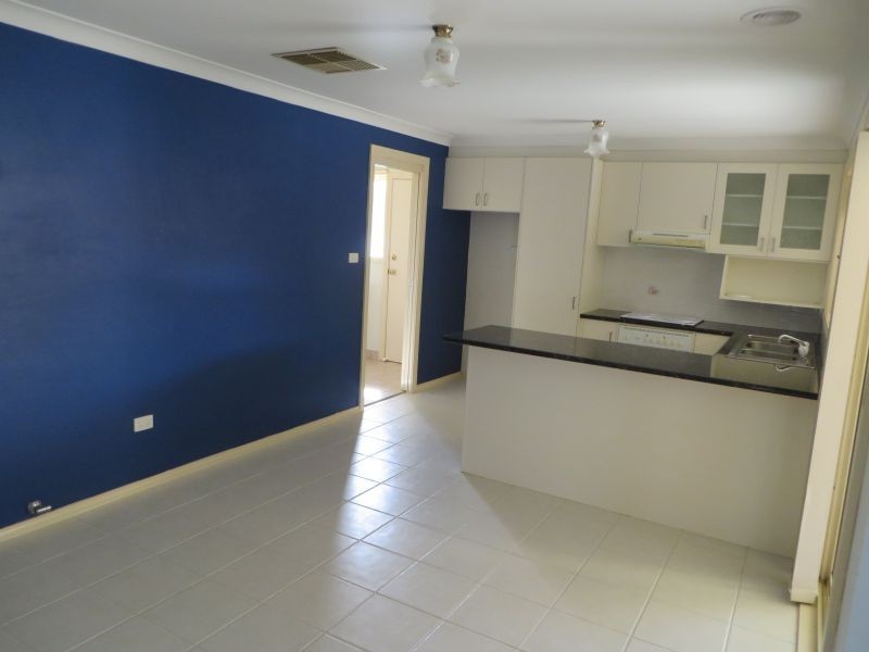 23 Kaldari Crescent, Glenfield Park NSW 2650