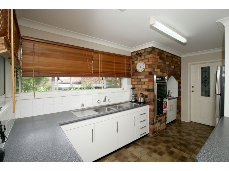 8 Mccoullough Drive, Tolland NSW 2650