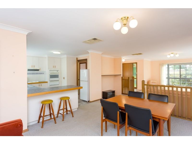 1/18 Kimberley Drive, Tatton NSW 2650