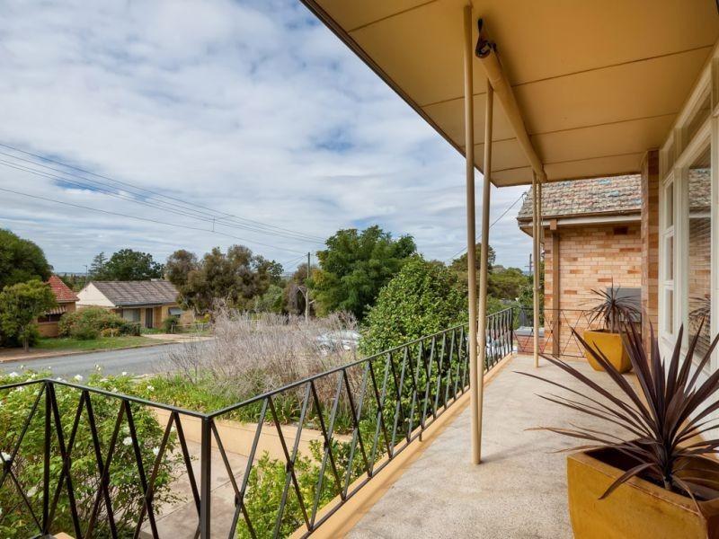 68 Grove Street, Kooringal NSW 2650