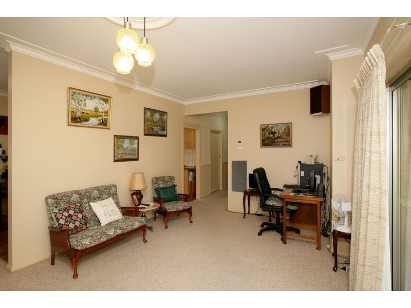 4 Ziegler Avenue, Kooringal NSW 2650