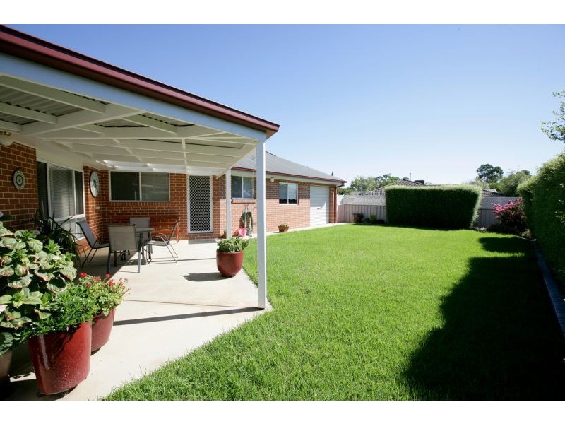 17 Grampian Place, Tatton NSW 2650