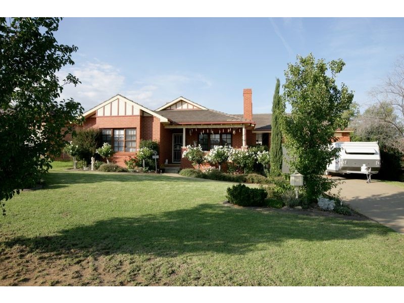 24 Bourkelands Drive, Bourkelands NSW 2650