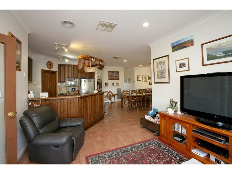 24 Bourkelands Drive, Bourkelands NSW 2650