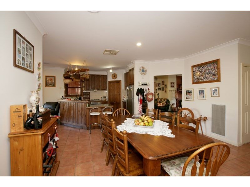 24 Bourkelands Drive, Bourkelands NSW 2650