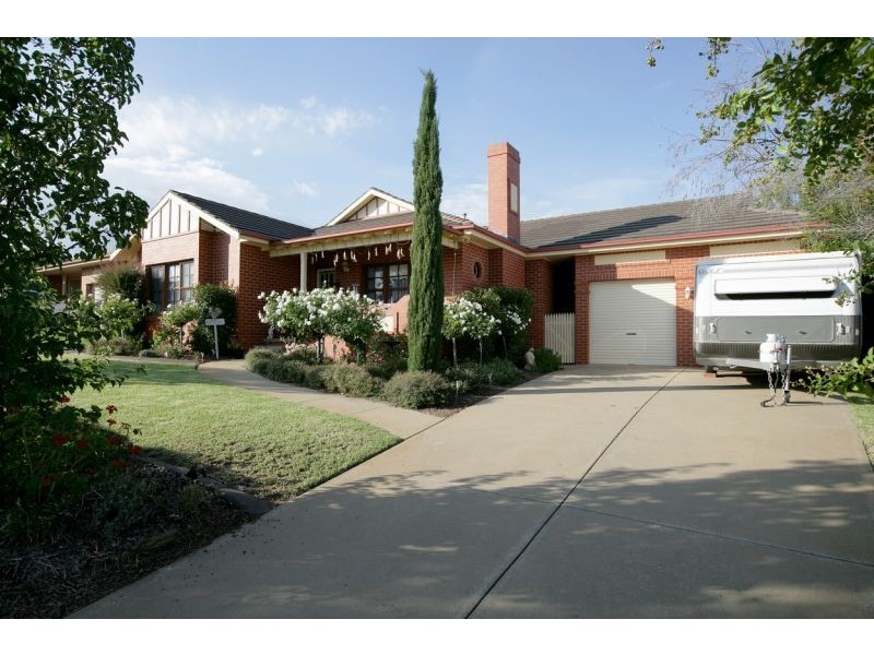 24 Bourkelands Drive, Bourkelands NSW 2650
