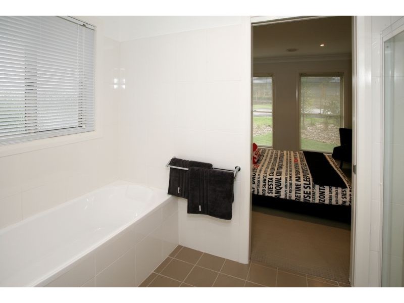 1/20 Hudson Drive, Lloyd NSW 2650