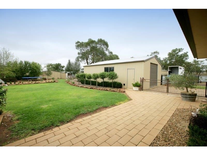 1540 Canola Way, Wagga Wagga NSW 2650