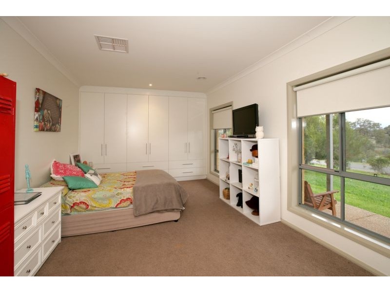 10 Melia Place, Springvale, Wagga Wagga NSW 2650