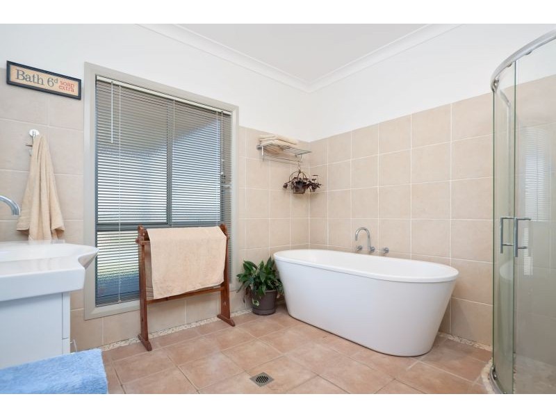 10 Melia Place, Springvale, Wagga Wagga NSW 2650
